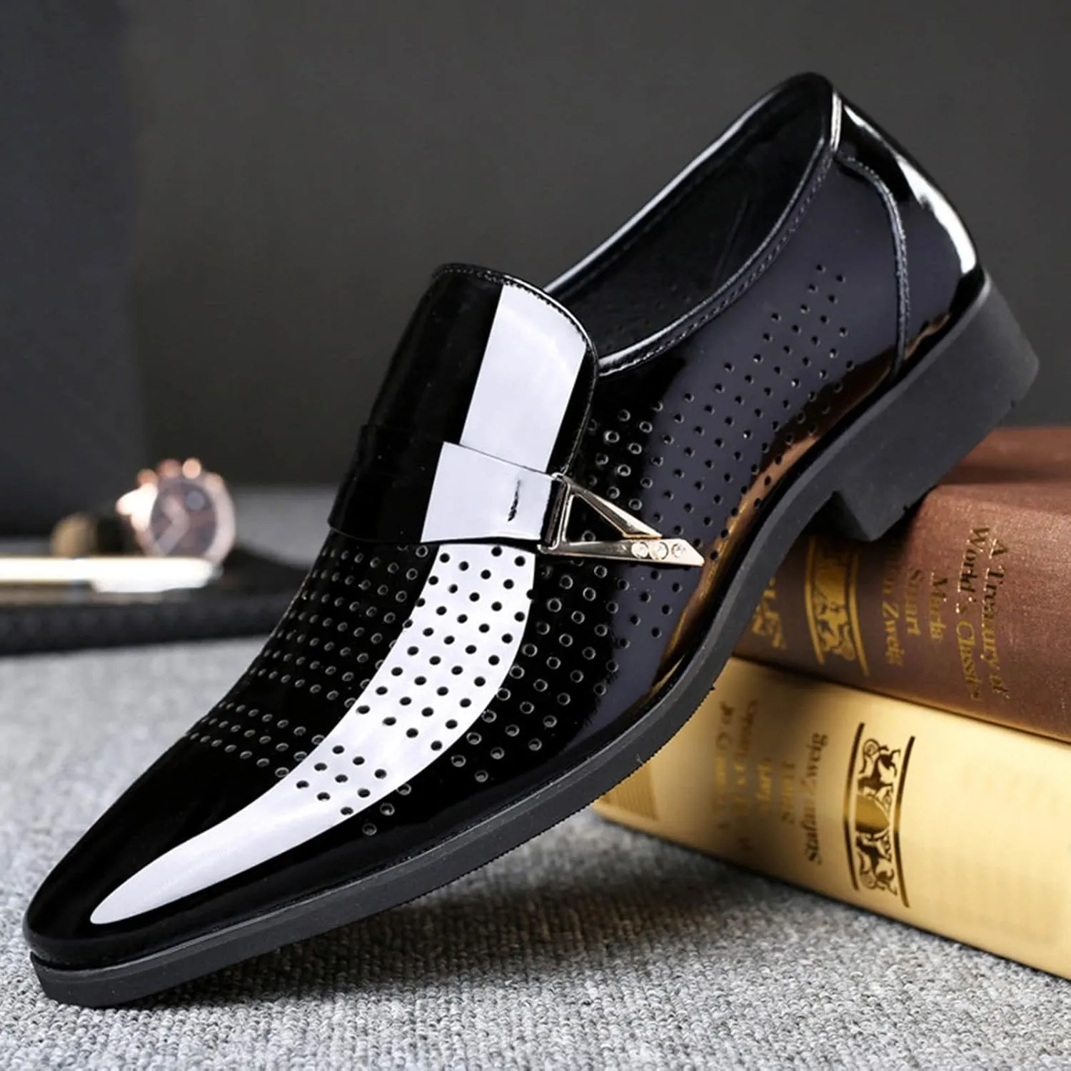 Dress Shoes for Men Fashion Leather Classic Style Men Leather Shoes Metal Buckle Shoes Diamond Cutout Breathable Business Casual Pointed Toe Leather Shoes Business Shoes for Men Wide