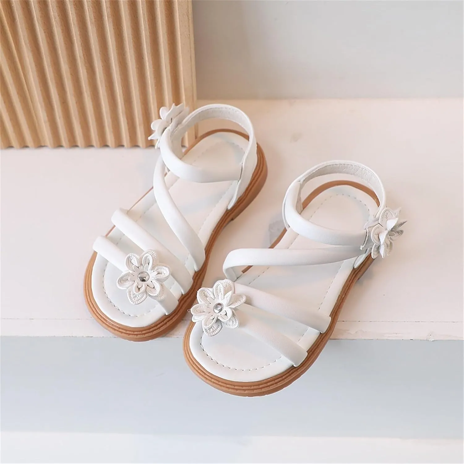Girl Sandals Strappy Gladiator Comfort Summer Rubber Sole Shoes with Sun Flower Cute Toddler Sandals Brown