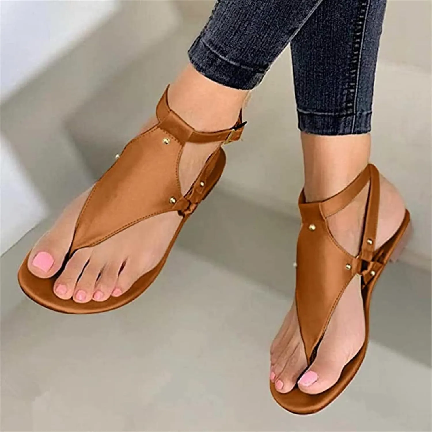 Lausiuoe Sandals Women Comfortable Beach Strappy Casual Wear Gladiator Flat Sandals Dressy Summer T-Strap Thong Flip Flops