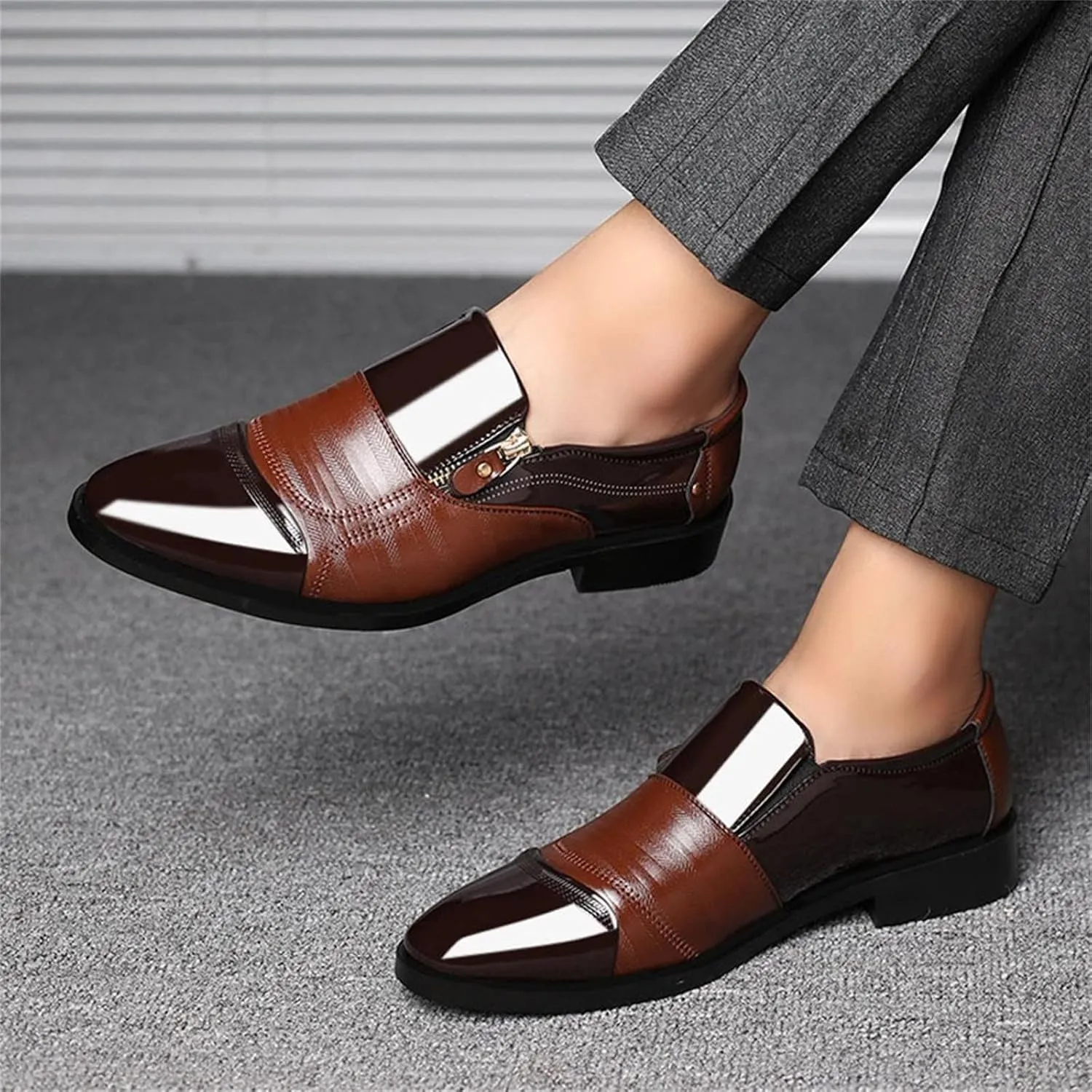Men Dress Shoes Black and Gold Classical Style Men's Breathable Hollow Business Casual Pointed Black Men's Casual Shoes
