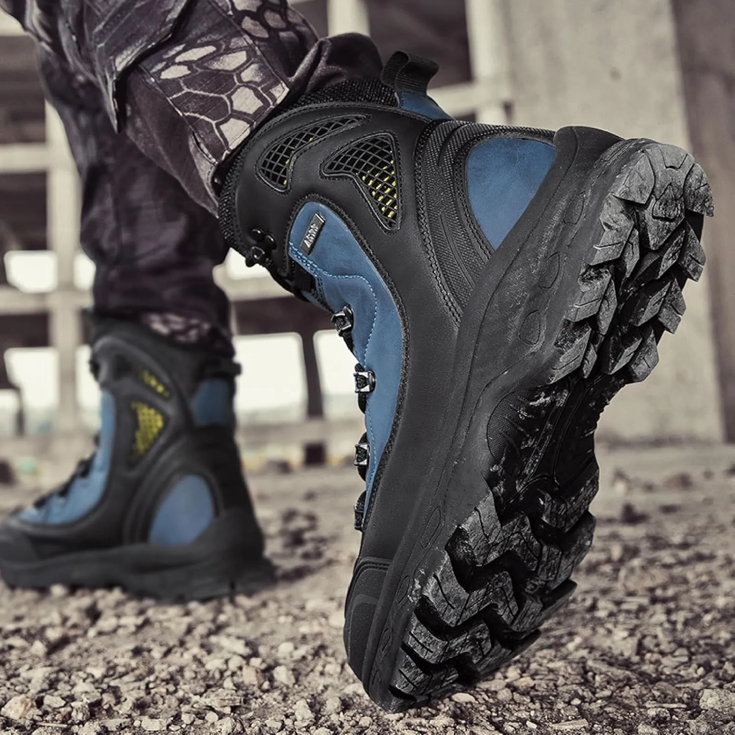 Men's High Top Waterproof Platform Hiking Boots Round Toe Non-Slip Lightweight Lace-up Military Tactical Boots Trekking Travel Durable Combat Boots
