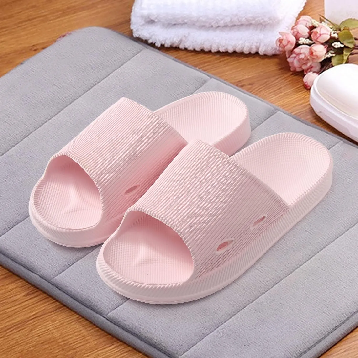 Women's Pillow Slippers Ultra Comfort Non-Slip Shower Sandals Indoor and Outdoor Slim Sandals Women's Slides